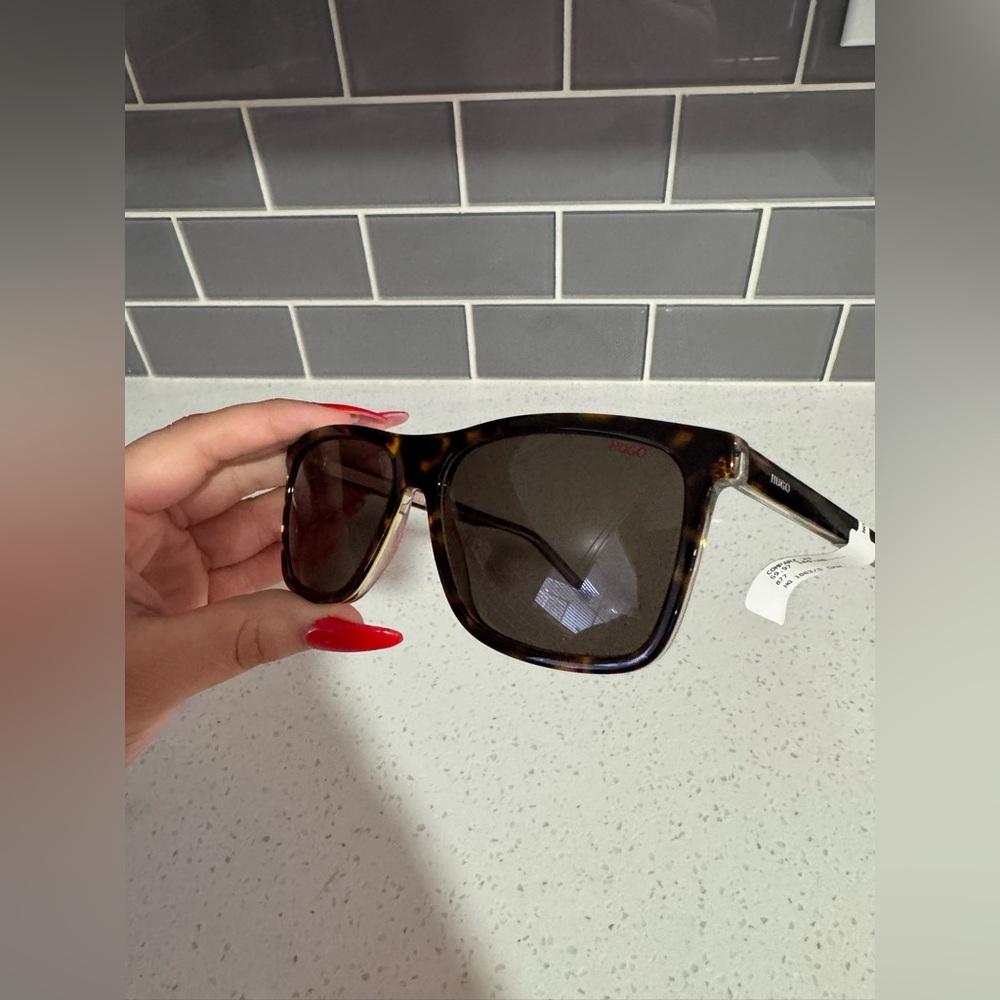 Hugo Boss Tortoise Shell Sunglasses - Picture 8 of 15